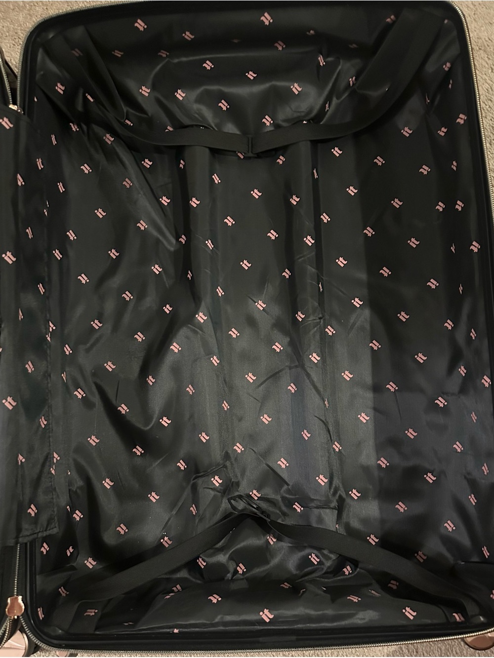 it Luggage Black Suitcase Interior with Pink Logo Print
